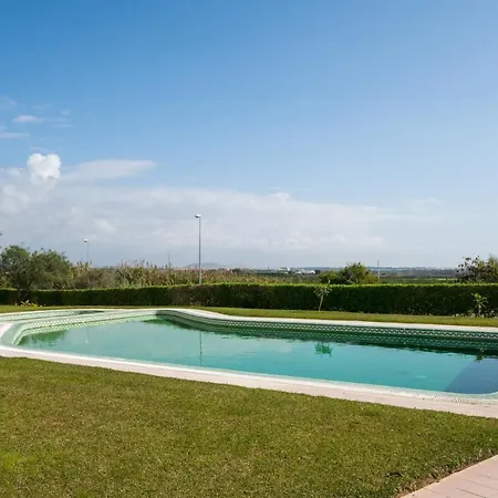 Two Bedroom Ground Floor Olhos De Agua Apartment
