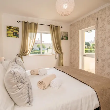 Two Bedroom Ground Floor Olhos De Agua Apartment Albufeira